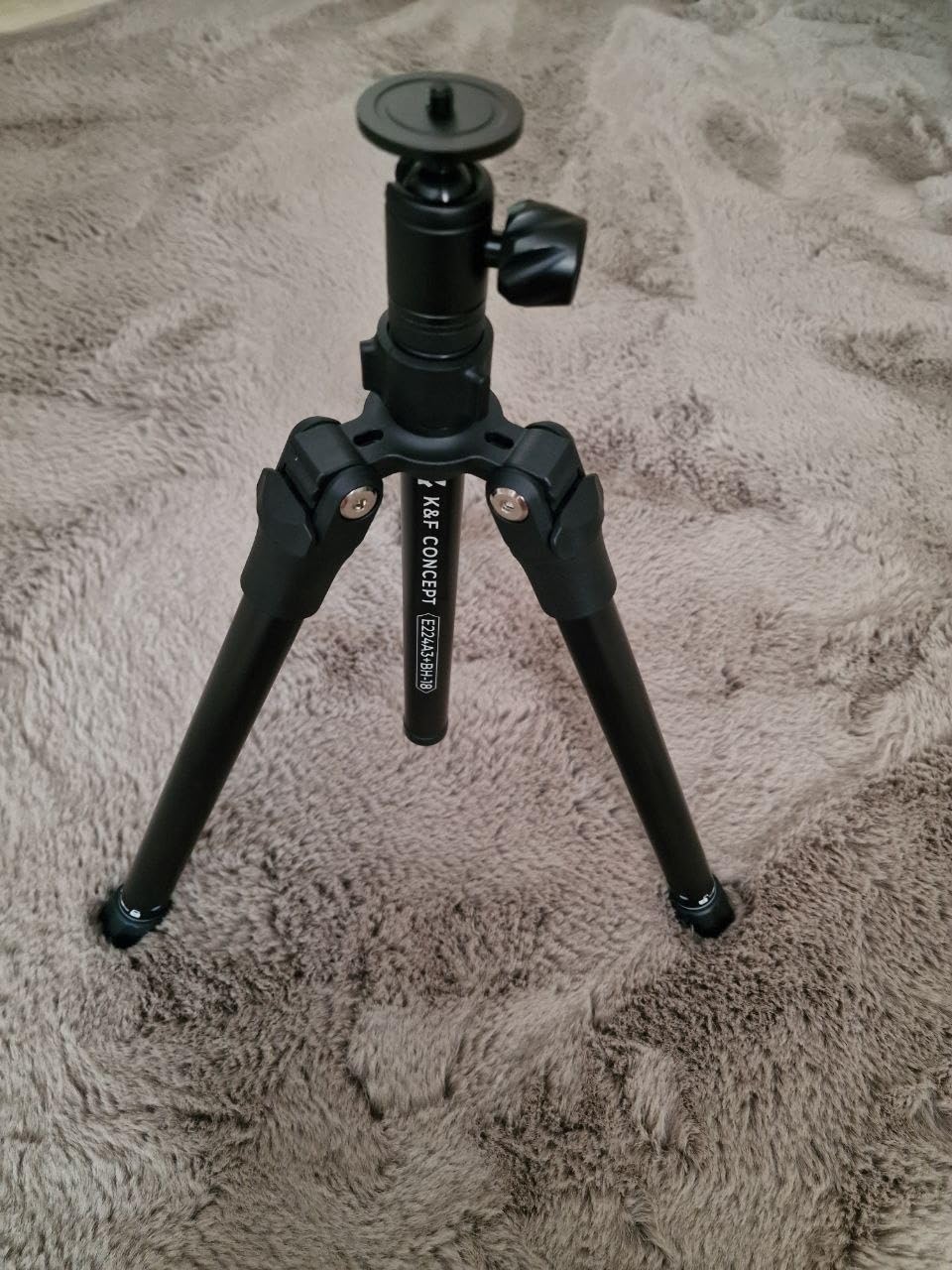 Always ALWAYS ALWAYS 三脚 - いつでもどこでも私に寄り添う、小さくて上質な三脚